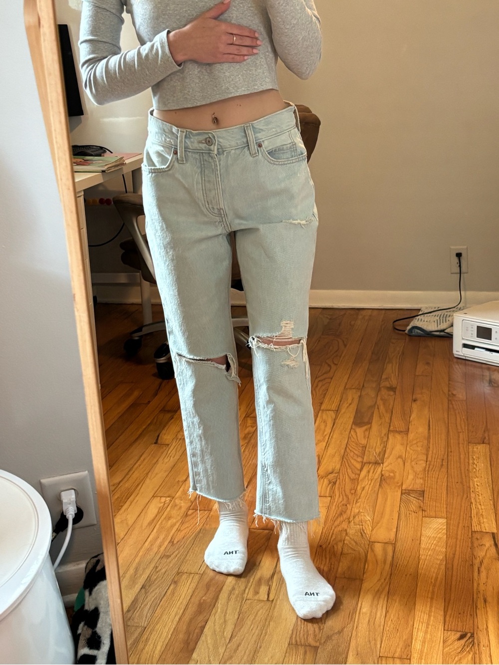 Light Wash Distressed Women’s Jeans